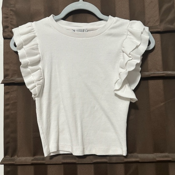 Zara Ruffled Top - Picture 1 of 2